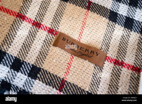 come si capisce se burberry falsa